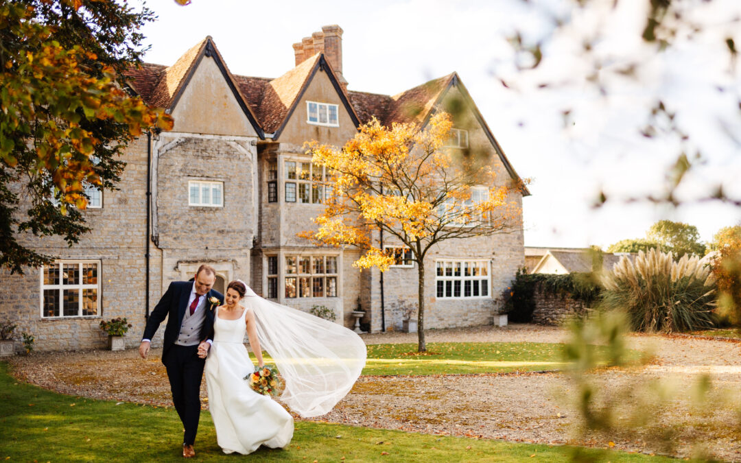 Manor Farm Barn Wedding at Autumn – Rachael & Andy